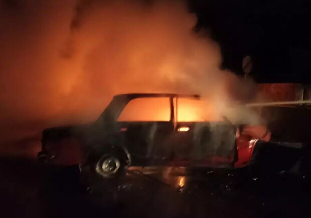 На трассе под Днепром произошло смертельное ДТП: водитель сгорел в собственном авто 