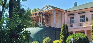 Отель в одесской Аркадии решил испортить памятник архитектуры