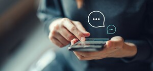 В Киеве полицейский за деньги прослушивал телефоны и следил за людьми