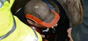 У Львові чоловік впав у каналізаційний колектор