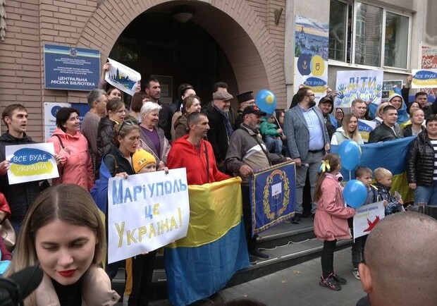 В Днепре прошла акция протеста против псевдореферендумов на оккупированных территориях 