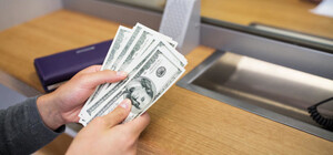 Курс валют в Украине 27 сентября 2022: сколько стоит доллар и евро