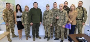 Дрони, ноутбуки і багато техніки зв’язку: Дніпро передав чергову партію оснащення українським захисникам