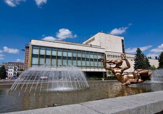 Хакери зламали сайт Дніпропетровського театру опери й балету: де купити квитки 