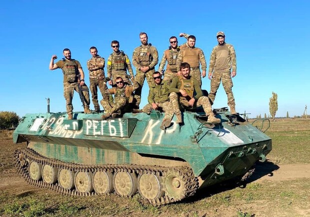 Бойцы Криворожской бригады захватили в Херсонской области бронетранспортер оккупантов 