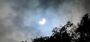 Одесситы сегодня наблюдают частичное затмение (фото, видео)