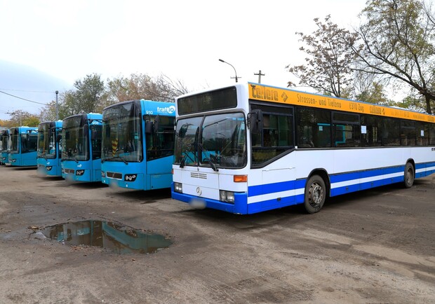 Предприниматели передали Днепру пассажирские автобусы: как они выглядят - фото: dniprorada.gov.ua