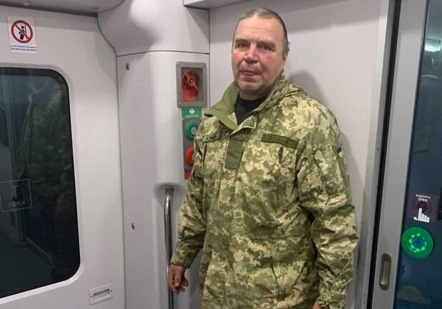 "Плохо пах": в поезде из Днепра военного выгнали в тамбур - 