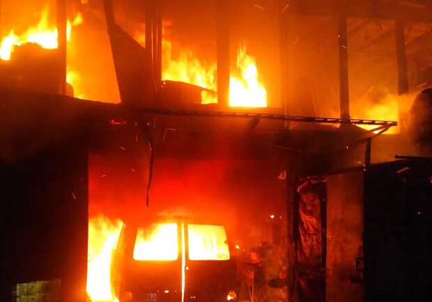 Вночі у Дніпропетровській області сталося 7 масштабних пожеж: загинули тварини 