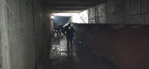 На Набережній Заводській стався складний порив на трубопроводі