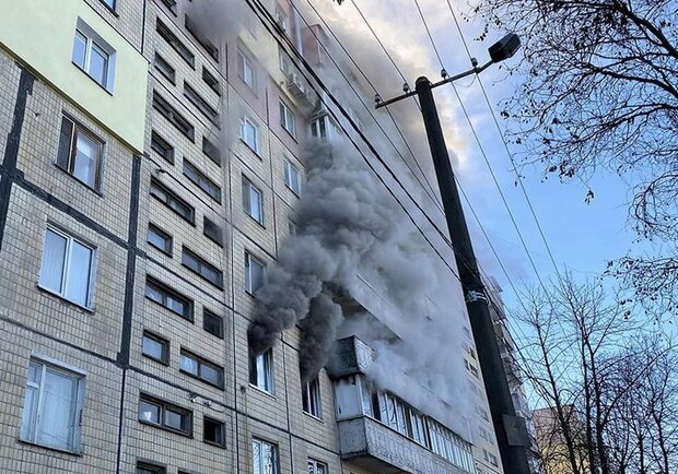 Погибли два человека: в Днепре на Донецком шоссе произошел сильный пожар - 