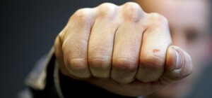 Под Одессой мужчина пытал двух односельчан чтобы 