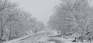 На дорогах Одесской области снежная сказка: обстановка на дорогах