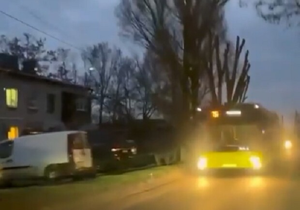 В Днепре запустили большие автобусы в отдаленные районы - 