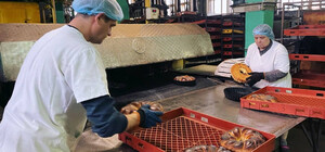 На Одеському хлібзаводі печуть понад 20 тисяч різдвяних калачів для ЗСУ та переселенців