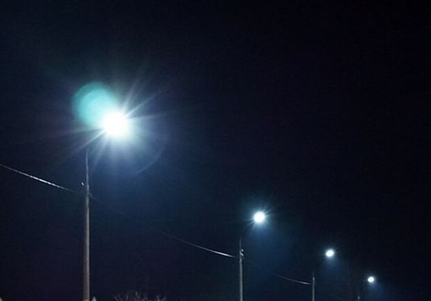 У місті на Дніпропетровщині продовжать час вуличного освітлення у новорічну ніч - фото: bilyayivka.city