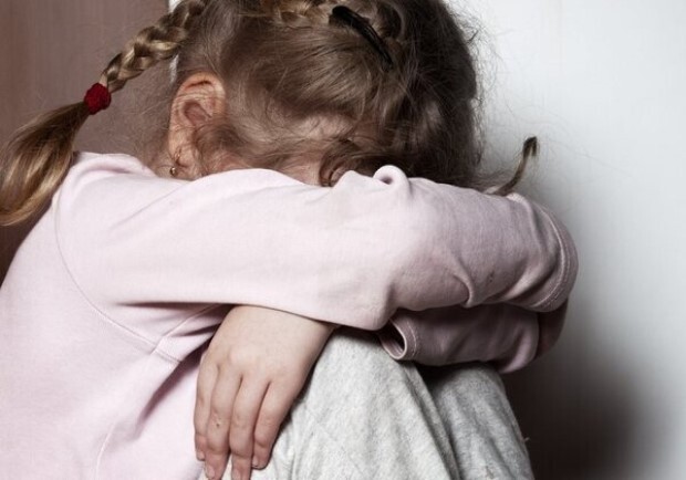 У Дніпропетровській області чоловік зґвалтував 8-річну дівчинку: що йому загрожує 
