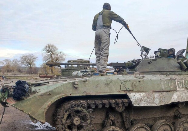 Бійці Дніпровської бригади ТрО захопили броньовану машину окупантів (відео) 