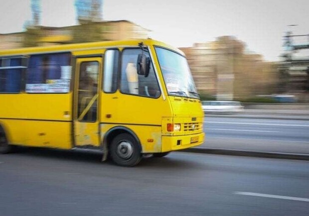 У Дніпрі відновлюють рух популярні міські автобуси: як вони працюють 