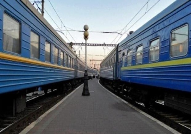 "Укрзализныця" изменила расписание и маршрут поездов через Днепр и Запорожье 