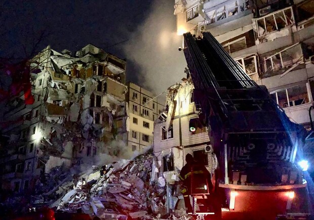 Внаслідок ракетного удару по Дніпру загинуло 5 людей, 27 – поранені 