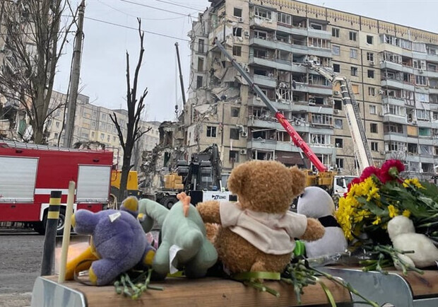 Збільшилась кількість загиблих через ракетний удар по багатоповерхівці у Дніпрі 