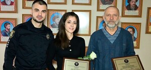 У Полтаві родина поліцейського затримала зловмисника, який вдерся у їх будинок