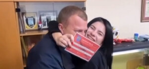 Скандал: подарована нареченій головним патрульним Львівщини перепустка виявилася нечинною 