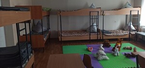 Як виглядає гуртожиток у Харкові, де мешкають переселенці (фото)