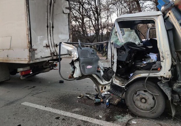 У Дніпрі сталася потрійна ДТП на Кайдацькому мосту: постраждав водій 