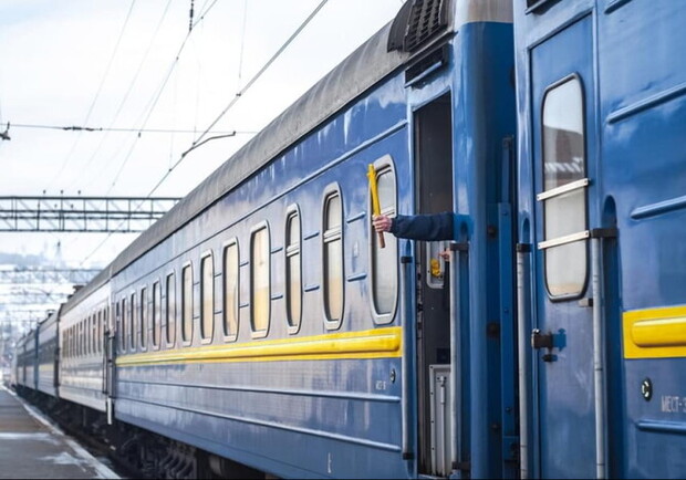 На Дніпропетровщині та Запоріжжі деякі приміські поїзди курсуватимуть по-новому 