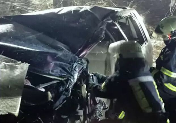 В Днепропетровской области произошло смертельное ДТП: тело водителя заблокировало в авто 