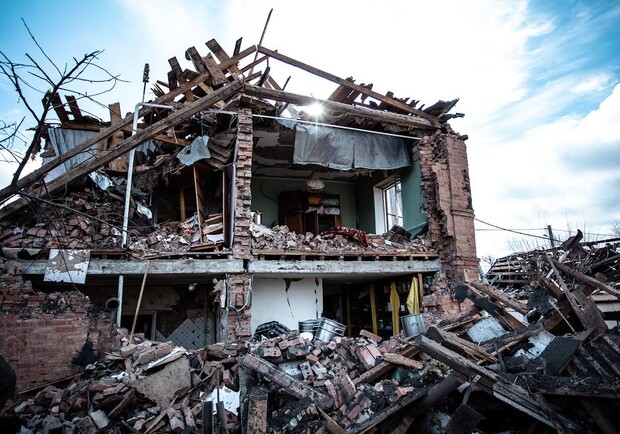 Жінка загинула: російська ракета зруйнувала будинок у Павлограді, де жило літнє подружжя - 