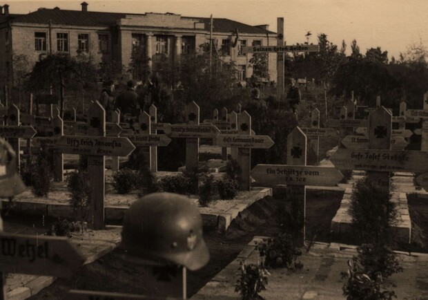 В Днепре на территории больницы нашли немецкое военное кладбище 