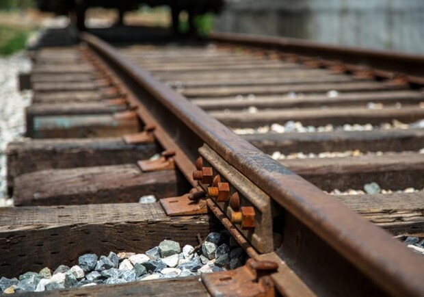 В Днепре поезд насмерть сбил мужчину (фото 18+) 