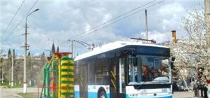 В Крыму рабочие устроили троллейбусам душ за 30 тысяч 