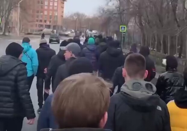 Російський "ПВК Редан" у Дніпрі: натовпи молоді бунтують вулицями міста 