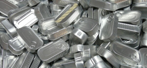 Украл более 9 миллионов: киевский бизнесмен кормил военных опасными консервами