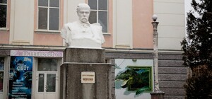 У Трускавці демонтують пам’ятник Тарасу Шевченку – відео