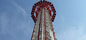 В одесском лунапарке на аттракционе застряли люди (обновлено)