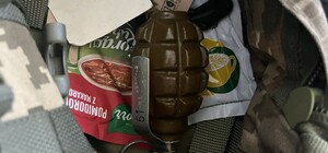 У Дніпрі на залізничному вокзалі поліція затримала військового з гранатою