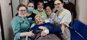 У Дніпрі врятували чемпіона світу з кікбоксингу, машина якого підірвалася на міні