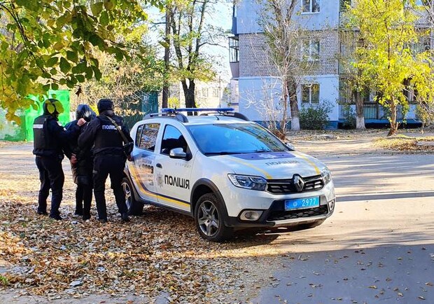 В Днепропетровской области мужчина угрожал взорвать гранату в квартире - 