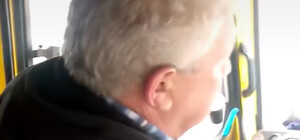 В Киеве заставили выйти из маршрутки человека в балаклаве, который не оплачивал проезд 