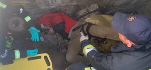 В Запорожье мужчина упал в люк теплотрассы и наткнулся на металлическую арматуру
