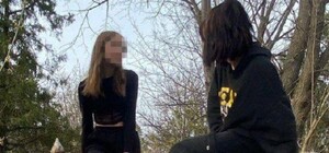 У Дніпрі підлітки фотографувалися на могилах: інцидент прокоментували у поліції