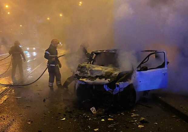 Є постраждалі: у Кривому Розі через ДТП спалахнув автомобіль - 