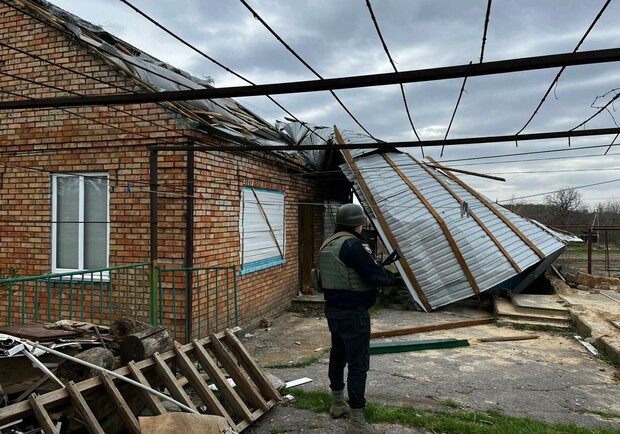 У поліції показали наслідки обстрілів Дніпропетровської області - 