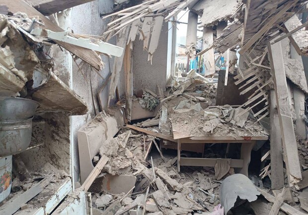 Из-под завалов извлекли людей: враг обстрелял город в Днепропетровской области - 