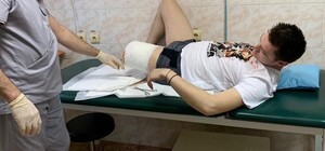 У Дніпрі врятували бійця, який втратив ногу через пряме влучання танка